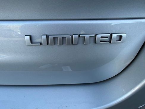 New 2025 Jeep Grand Cherokee L Limited w/ Luxury Tech Group II image 10