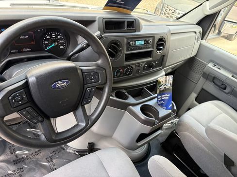Used 2023 Ford E-450 and Econoline 450 Super Duty w/ Driver's Safety Package RWD image 25