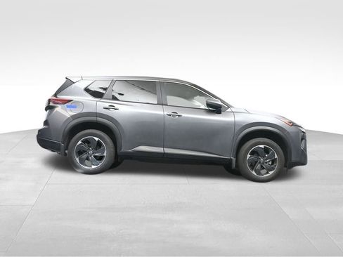 Used 2025 Nissan Rogue SV image 15