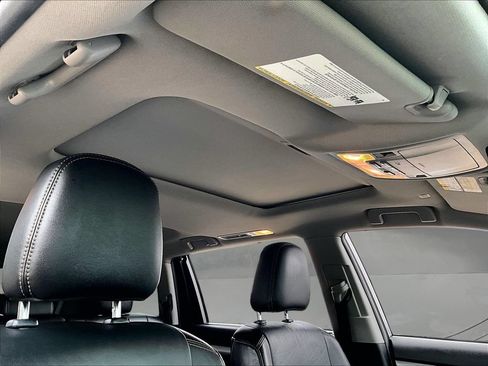 Used 2019 Toyota Highlander XLE AWD/4WD image 31