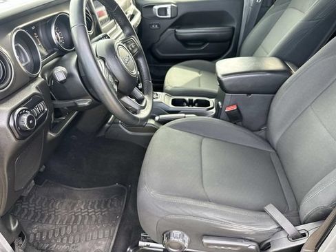 Used 2022 Jeep Wrangler Unlimited Sport AWD/4WD image 16