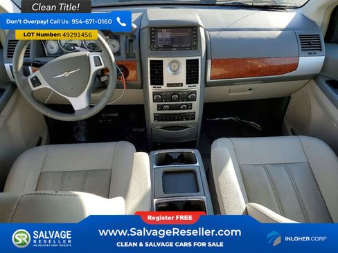 Used 2009 Chrysler Town & Country Touring image 11