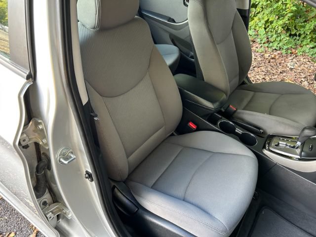 Used 2013 Hyundai Elantra GLS w/ Preferred Pkg FWD image 23