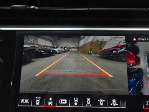 Used 2021 Audi Q7 3.0T Premium Plus w/ Premium Plus Package image 34