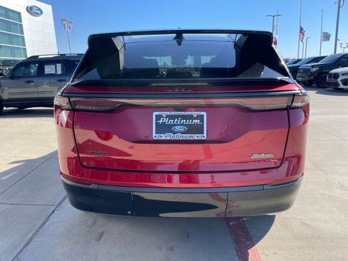 Used 2025 Jeep Wagoneer S Limited image 4