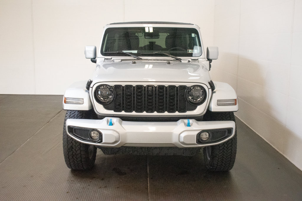 Used 2024 Jeep Wrangler High Altitude AWD/4WD image 2