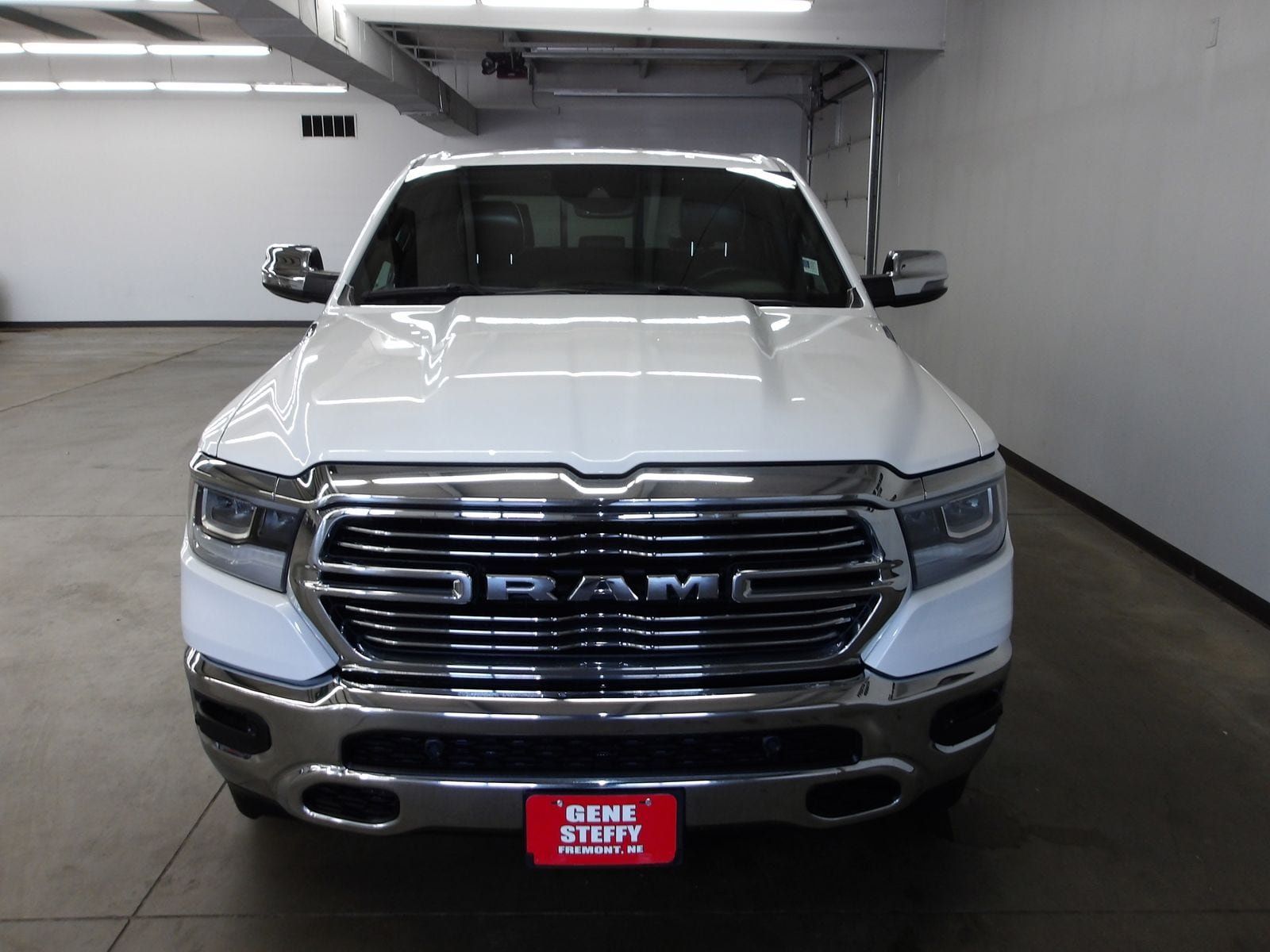 Used 2024 RAM 1500 Laramie AWD/4WD image 6