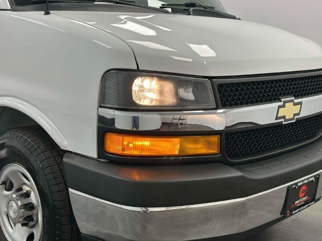 Used 2018 Chevrolet Express 2500 LT w/ LT Preferred Equipment Group RWD image 28