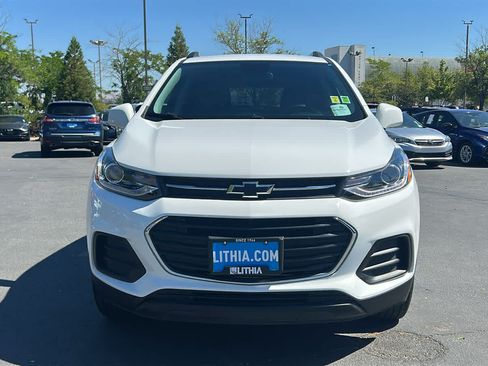 Used 2022 Chevrolet Trax LT w/ Sport Edition AWD/4WD image 2
