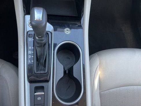 Used 2024 Nissan Altima 2.5 SV image 13