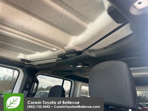 Used 2018 Jeep Wrangler Unlimited Sahara w/ LED Lighting Group image 24