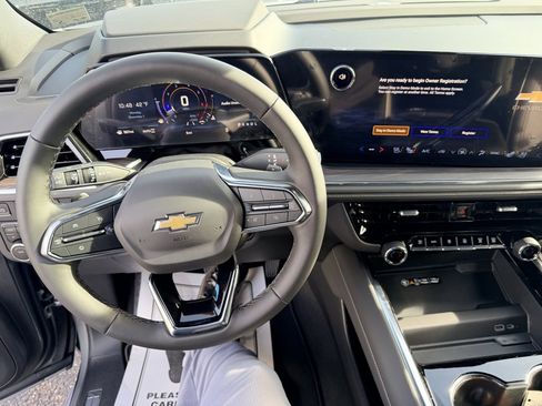 New 2026 Chevrolet Suburban Premier image 18