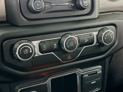 Used 2020 Jeep Wrangler Unlimited Sport image 22