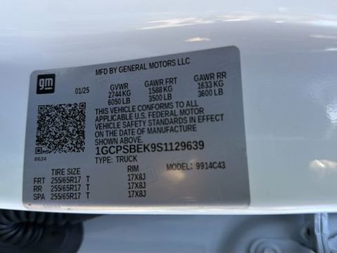 Used 2025 Chevrolet Colorado W/T image 31