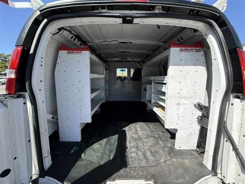 Used 2015 Chevrolet Express 2500 RWD image 20