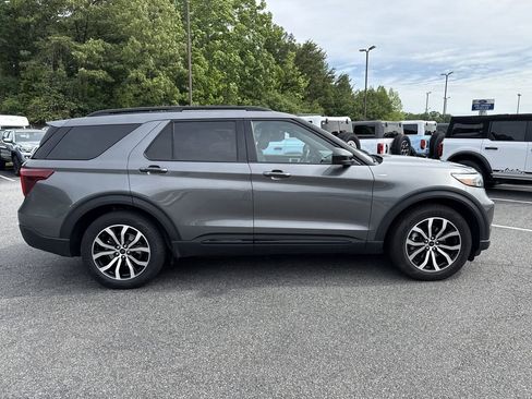 Used 2023 Ford Explorer ST-Line w/ Class IV Trailer Tow Package RWD image 8