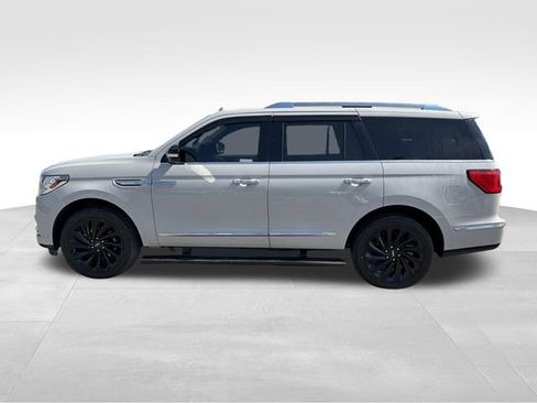 Used 2019 Lincoln Navigator Reserve AWD/4WD image 4