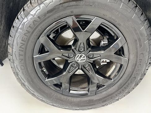 Used 2025 Volkswagen Atlas Peak Edition SE AWD/4WD image 31