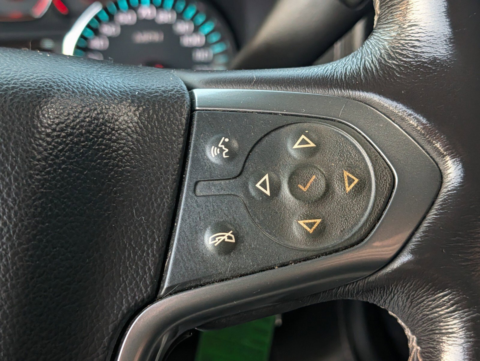 Used 2018 Chevrolet Silverado 1500 LTZ Z71 w/ Centennial Edition AWD/4WD image 35