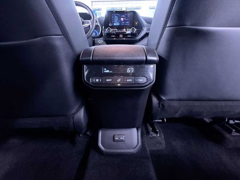 Used 2025 Toyota Highlander XSE AWD/4WD image 37