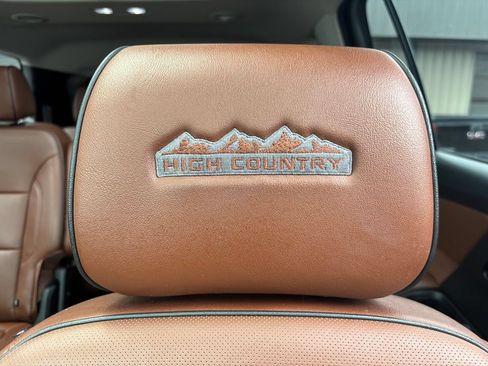 Used 2020 Chevrolet Traverse High Country AWD/4WD image 39