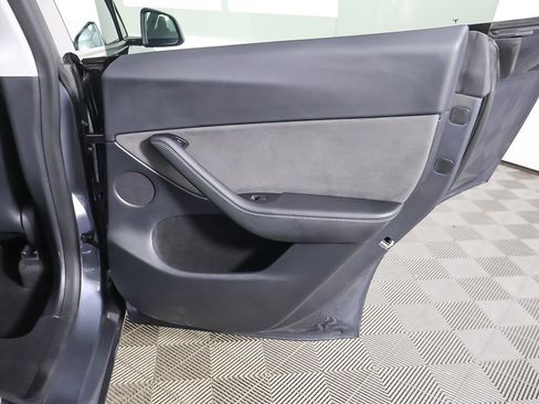Used 2023 Tesla Model Y Long Range image 27