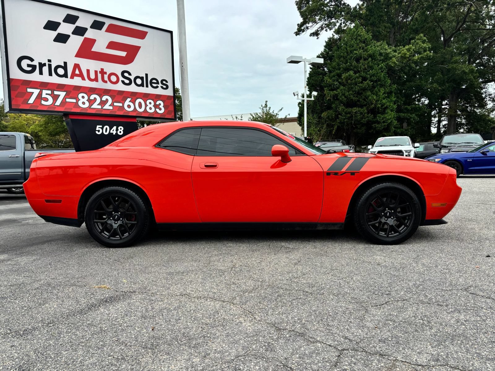 Used 2009 Dodge Challenger R/T RWD image 2