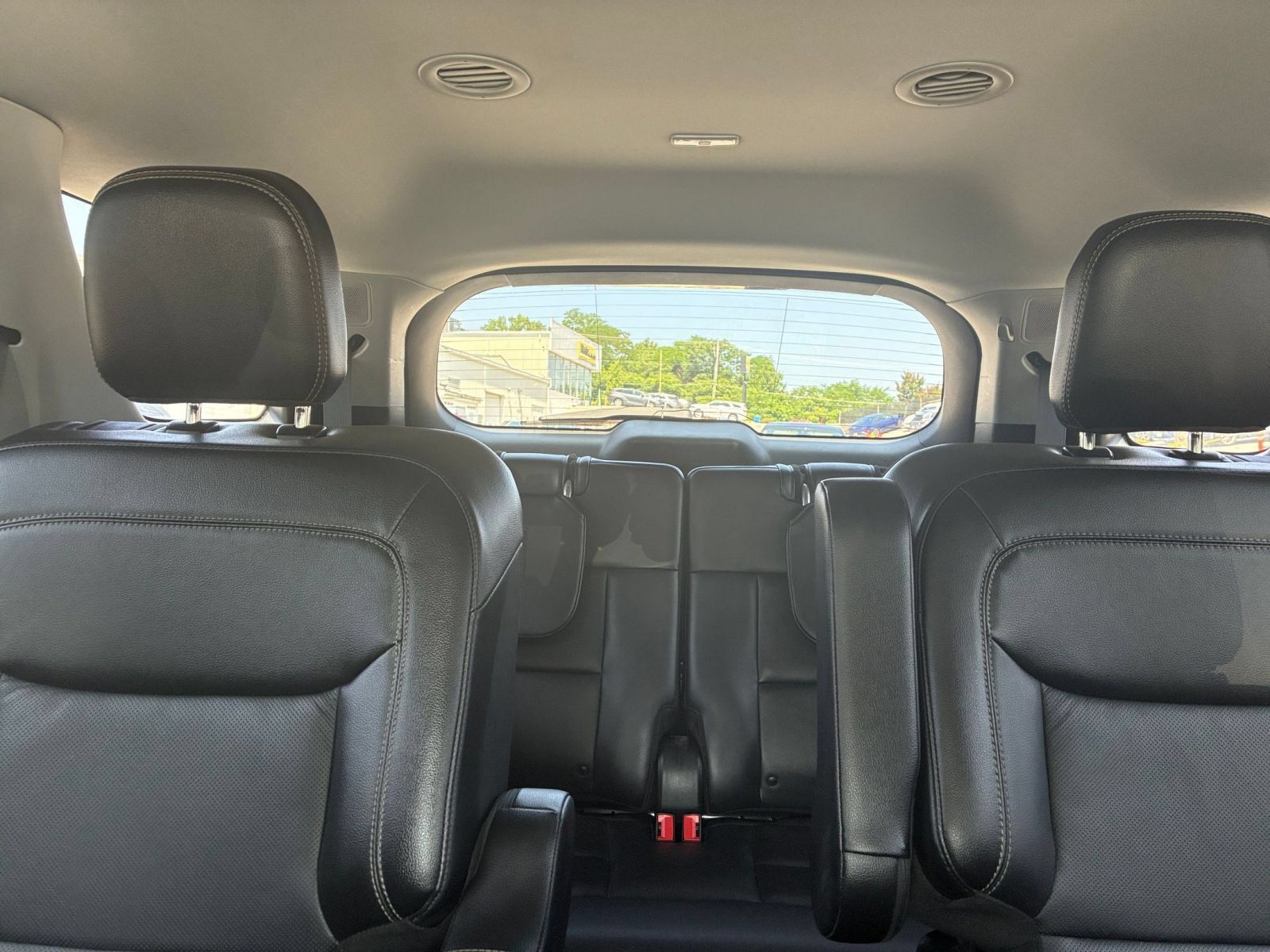 Used 2024 Ford Explorer Limited RWD image 32