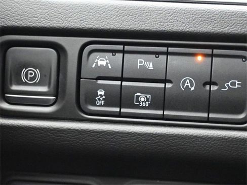 Used 2022 Chevrolet Tahoe LT w/ Luxury Package image 31