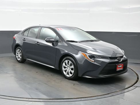 Used 2024 Toyota Corolla LE FWD image 8