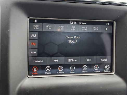 Used 2018 Jeep Grand Cherokee Laredo image 17