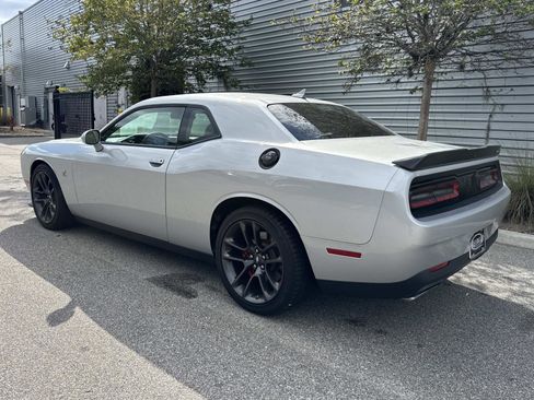 Used 2022 Dodge Challenger R/T Scat Pack image 3