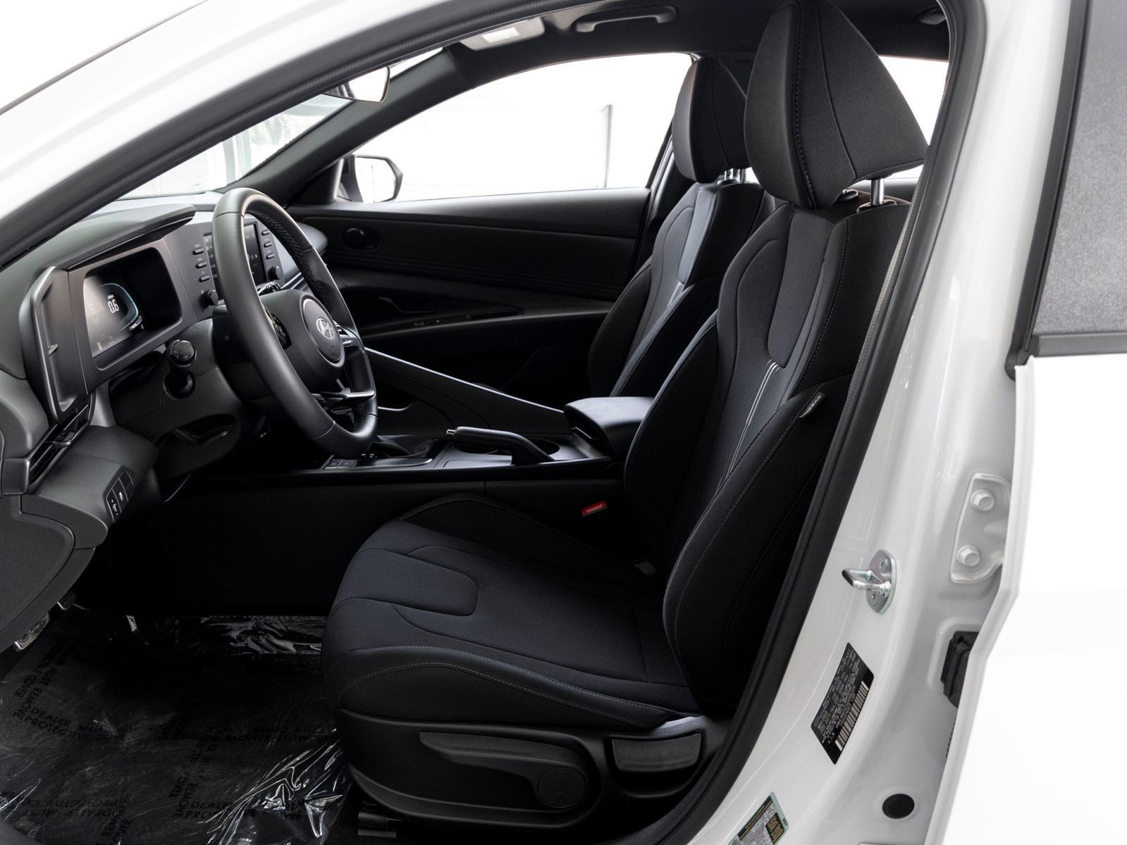 Used 2025 Hyundai Elantra Sport FWD image 11