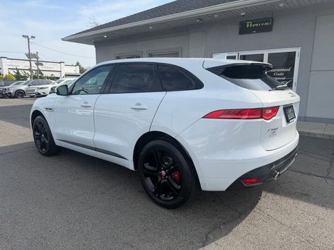 Used 2017 Jaguar F-PACE R-Sport image 5