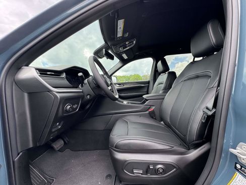 New 2026 Jeep Grand Cherokee Limited AWD/4WD image 19