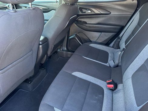 Used 2025 Chevrolet TrailBlazer LT FWD image 14