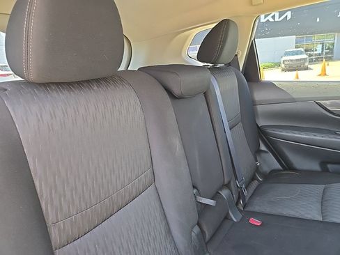 Used 2020 Nissan Rogue SV AWD/4WD image 36