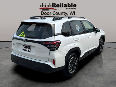 Used 2025 Subaru Forester Premium AWD/4WD image 5