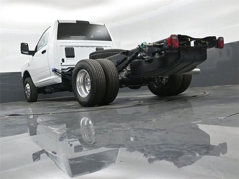 New 2026 RAM 3500 Tradesman w/ Chrome Appearance Group image 36