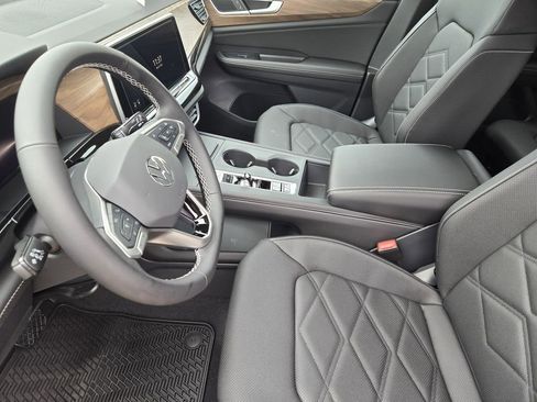 New 2026 Volkswagen Atlas SE image 11