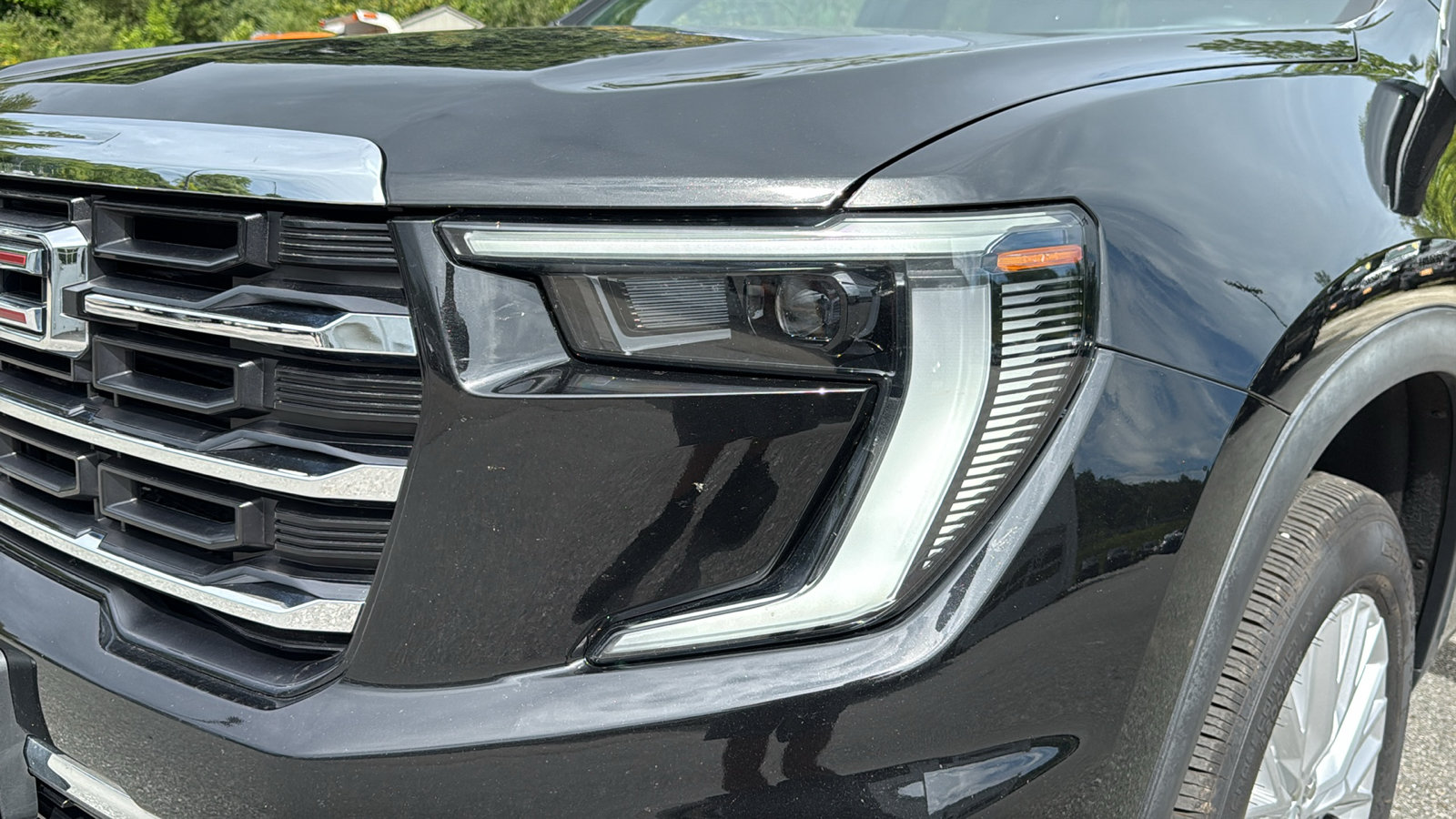 Certified 2026 GMC Acadia Elevation w/ Elevation Premium Package AWD/4WD image 9