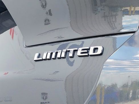 Used 2022 Jeep Grand Cherokee L Limited image 6