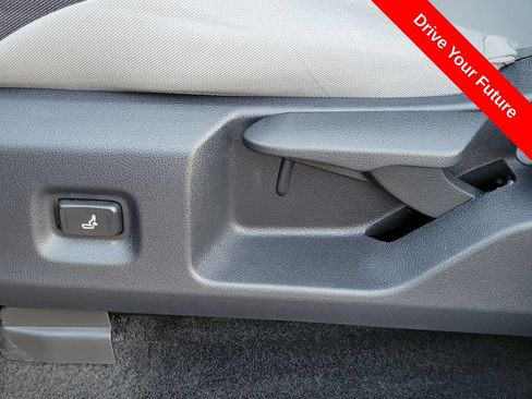 Used 2025 Toyota Tacoma TRD Sport AWD/4WD image 15
