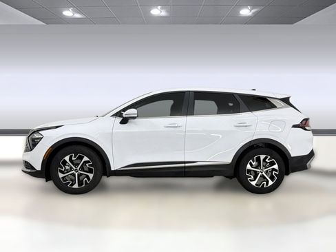 Used 2023 Kia Sportage EX FWD image 2