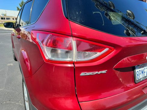 Used 2013 Ford Escape SE FWD image 9