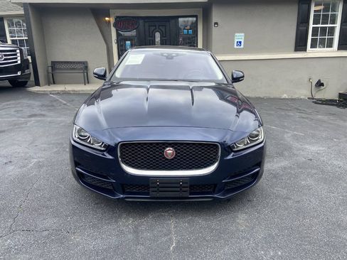 Used 2017 Jaguar XE Prestige RWD image 3