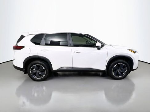 Used 2025 Nissan Rogue SV FWD image 1