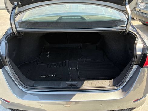 Used 2025 Nissan Sentra SV FWD image 29
