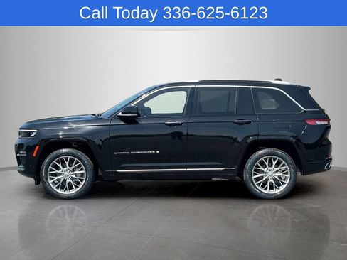 Used 2023 Jeep Grand Cherokee Summit w/ Adv Protech Group IV AWD/4WD image 2