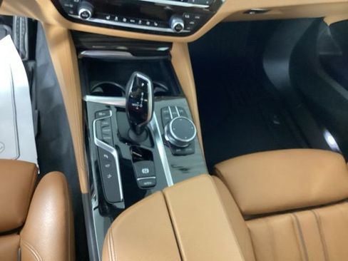 Used 2018 BMW 640i Gran Turismo xDrive AWD/4WD image 16